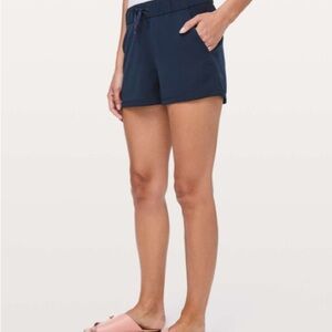 Lululemon On The Fly Short *Woven *2.5" True Navy 2